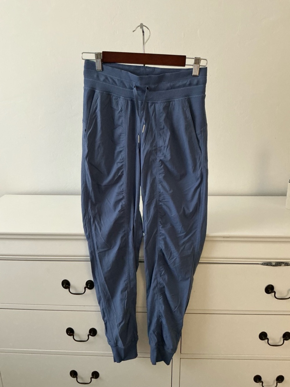 🔵 Lululemon Lightweight Joggers (Size 4) – Blue